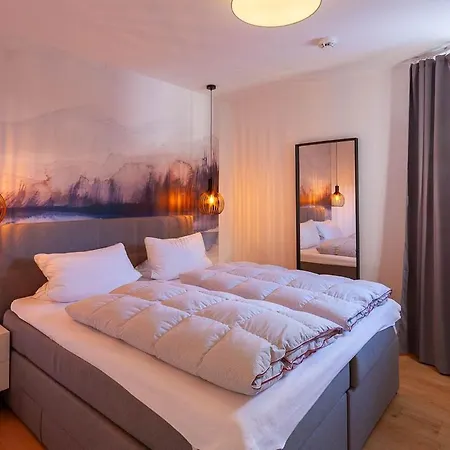 Liftquartier Mit Kamin Und Balkon