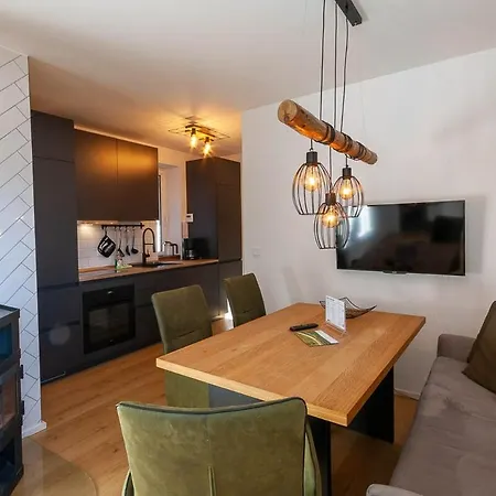 Liftquartier Mit Kamin Und Balkon *