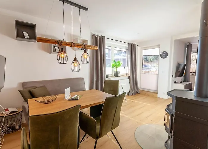 Liftquartier Mit Kamin Und Balkon